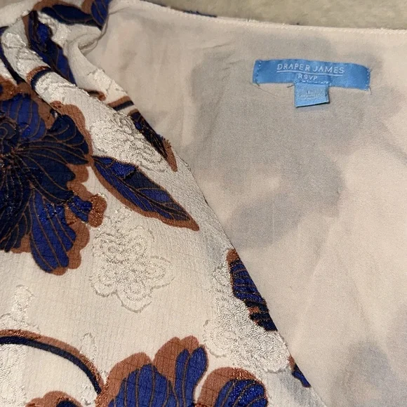 Draper James Stretchy Floral Dress WITH POCKETS - Picture 3 of 7